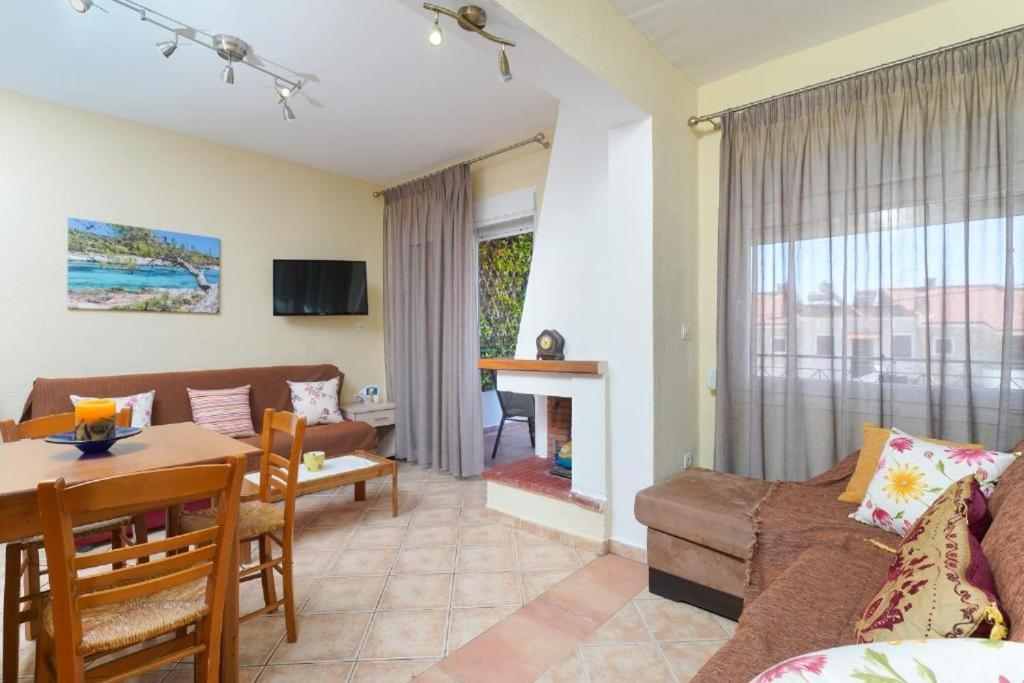 Villa Golden Beach Maisonettes Chrisi Ammoudia Zimmer foto